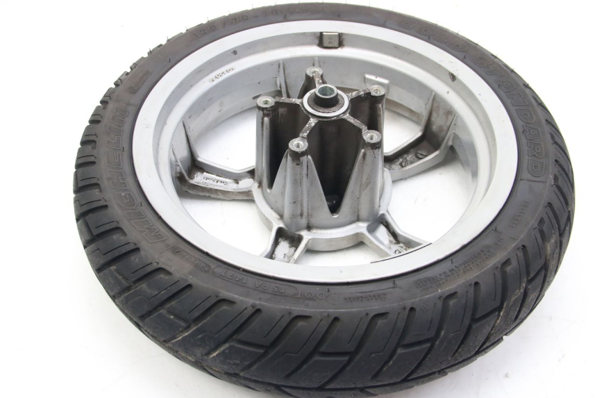 photo de JANTE AVANT PEUGEOT SATELIS COMPRESSOR K15 125 (2006 - 2009) - Autre angle de vue