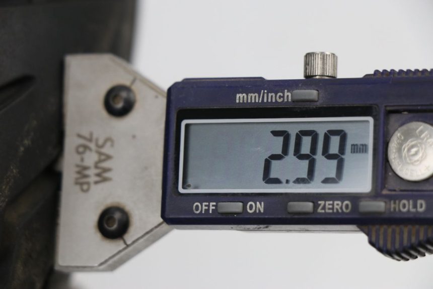 photo de JANTE AVANT PEUGEOT SATELIS 125 (2010 - 2012) - Gros plan technique