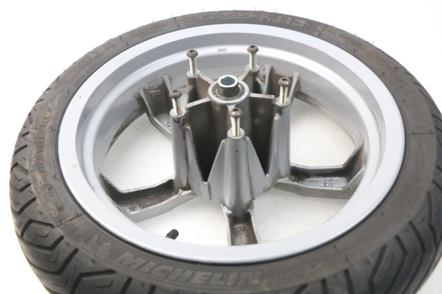 photo de JANTE AVANT PEUGEOT SATELIS 300 (2012 - 2015) - Zoom état d’usage