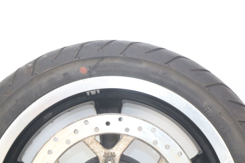 photo de JANTE AVANT PEUGEOT SATELIS 125 (2010 - 2012) - Vue rapprochée