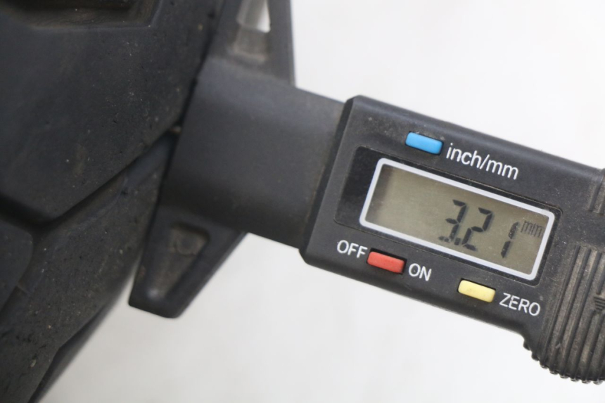 photo de JANTE AVANT PEUGEOT SATELIS 125 (2010 - 2012) - Zoom état d’usage