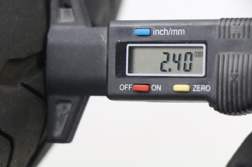 photo de JANTE AVANT TRIUMPH SPEED TRIPLE 1050 (2005 - 2007) - Détail de la pièce