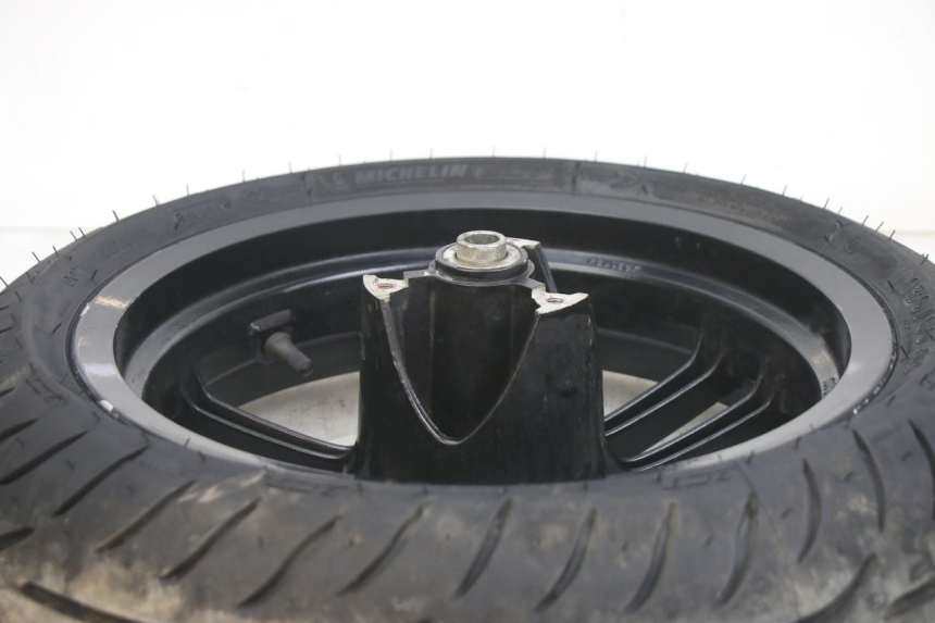 photo de JANTE AVANT PEUGEOT SPEEDFIGHT 4 4T 50 (2015 - 2020) - Gros plan technique