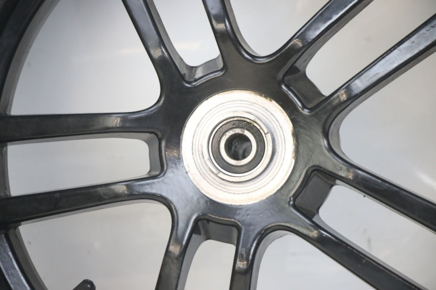 photo de JANTE AVANT PEUGEOT SPEEDFIGHT 4 4T 50 (2015 - 2020) - État de surface