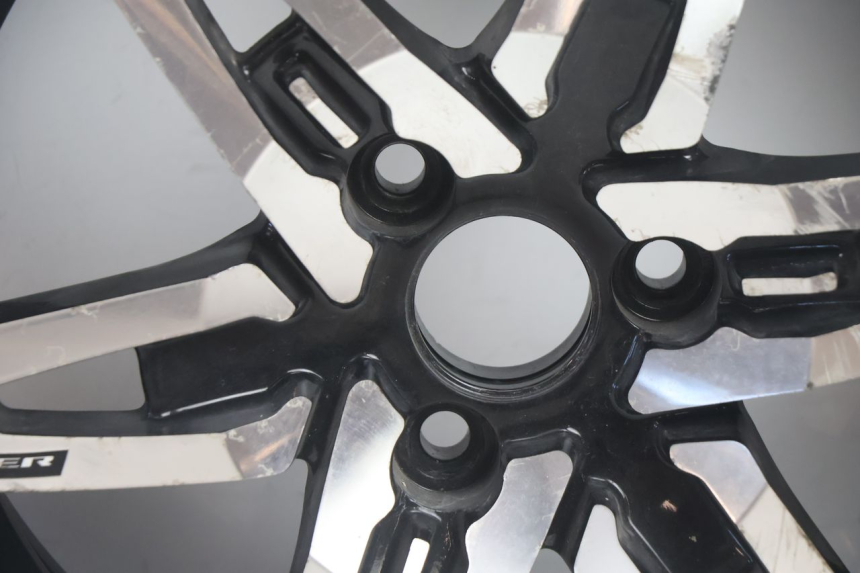 photo de JANTE AVANT CAN-AM SPYDER RS 1000 (2008 - 2012) - Autre angle de vue