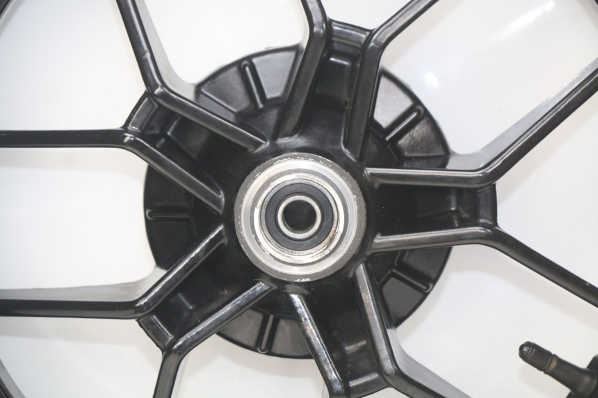 photo de JANTE AVANT APRILIA SR 2T 50 (2018 - 2022) - Vue rapprochée