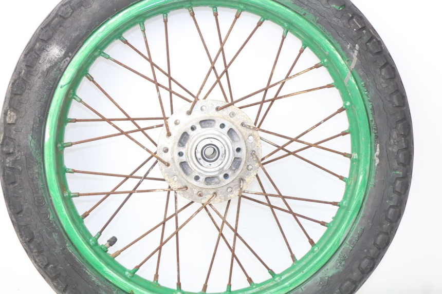 photo de JANTE AVANT YAMAHA SR 125 (1982 - 2003) - Gros plan technique