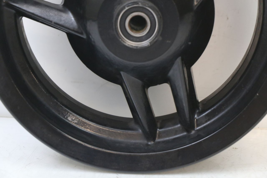 photo de JANTE AVANT PEUGEOT STREETZONE I 2T 50 (2018 - 2020) - Zoom état d’usage