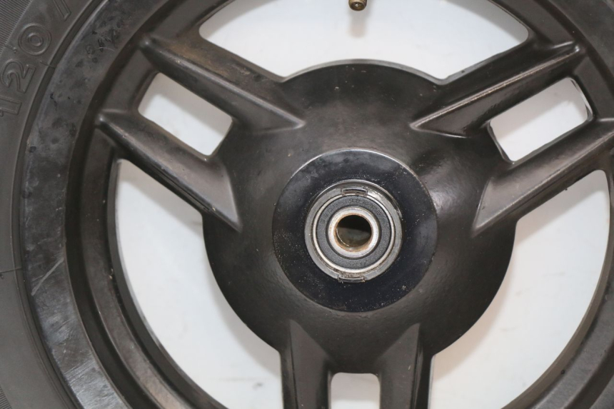 photo de JANTE AVANT PEUGEOT STREETZONE I 2T 50 (2018 - 2020) - Autre angle de vue