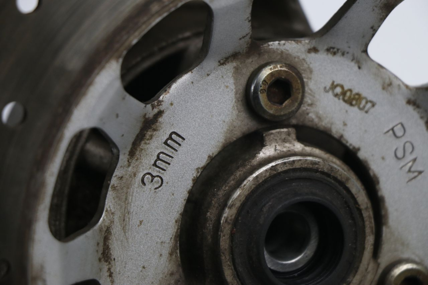 photo de JANTE AVANT PEUGEOT SUM UP 125 (2008 - 2013) - Autre angle de vue