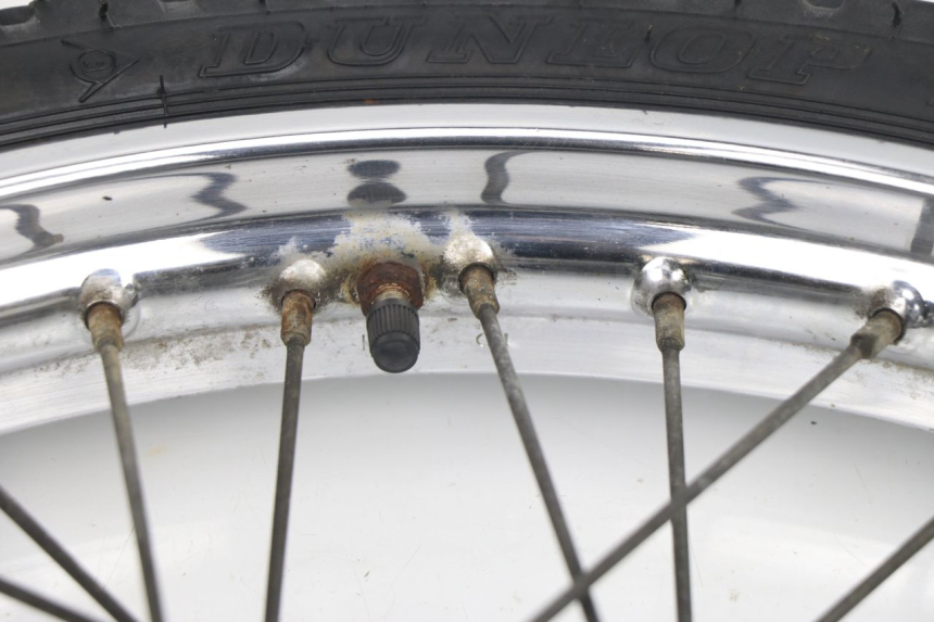 photo de JANTE AVANT SUZUKI GN 125 (1997 - 2000) - Points de fixation