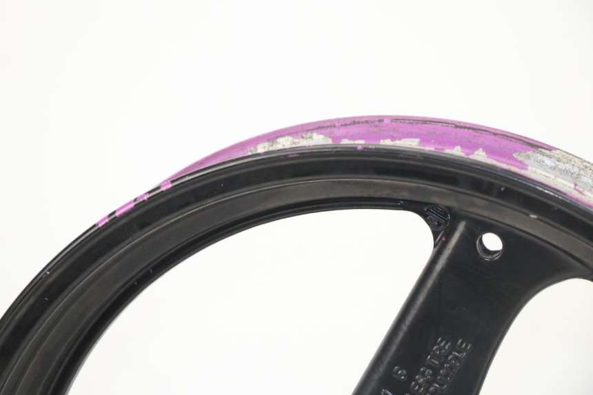 photo de JANTE AVANT SUZUKI GS GSE 500 (2001 - 2003) - Gros plan technique