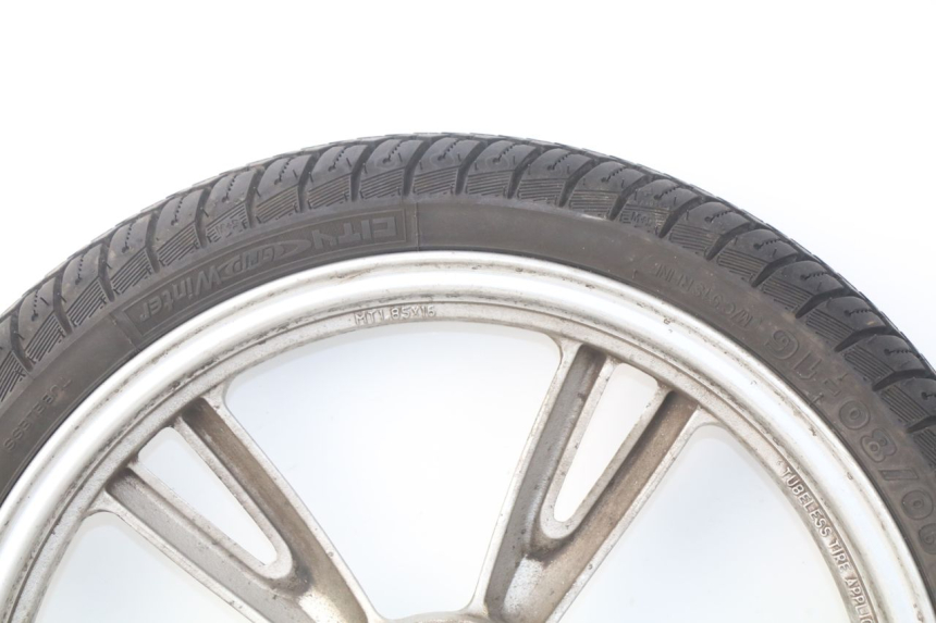 photo de JANTE AVANT PEUGEOT TWEET 125 (2010 - 2017) - Gros plan technique