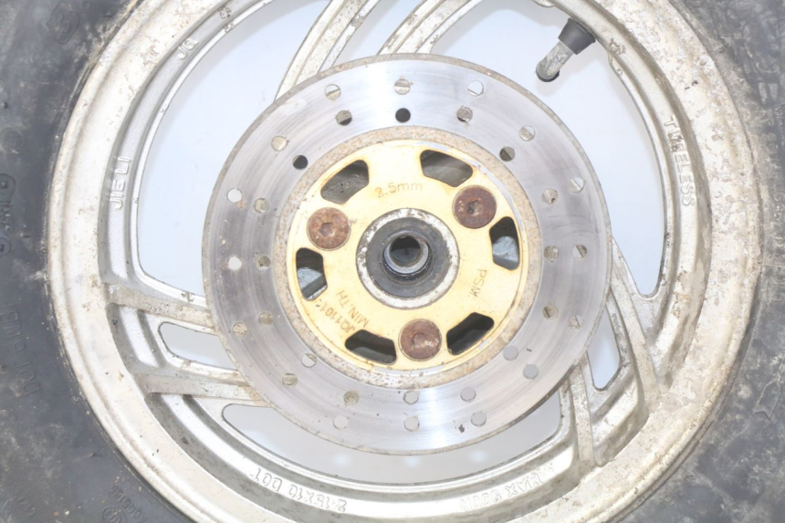 photo de JANTE AVANT PEUGEOT V-CLIC VCLIC 50 (2007 - 2013) - Vue rapprochée