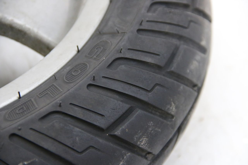 photo de JANTE AVANT PIAGGIO VESPA GRANTURISMO 125 (2003 - 2007) - Points de fixation