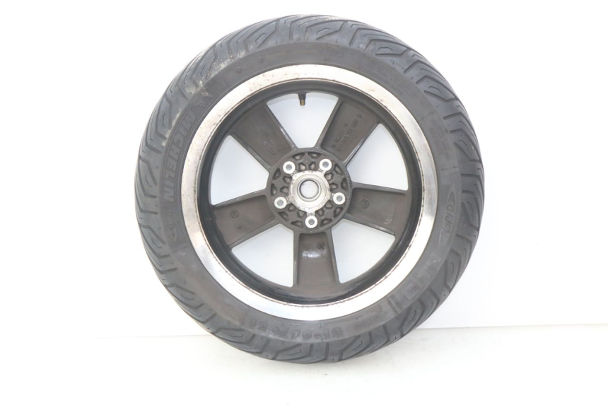 photo de JANTE AVANT PIAGGIO VESPA GTS IGET ABS 125 (2017 - 2023) - Vue rapprochée