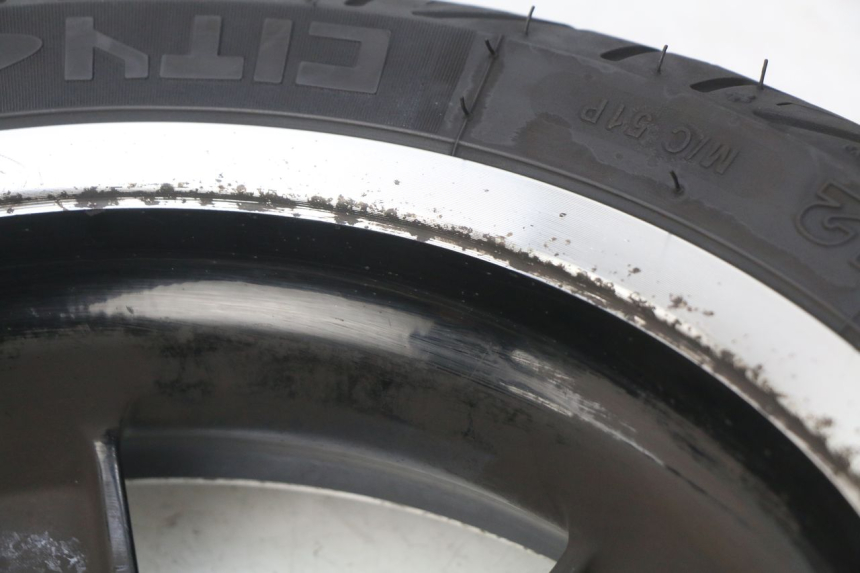 photo de JANTE AVANT PIAGGIO VESPA GTS IGET ABS 125 (2017 - 2023) - Zoom état d’usage