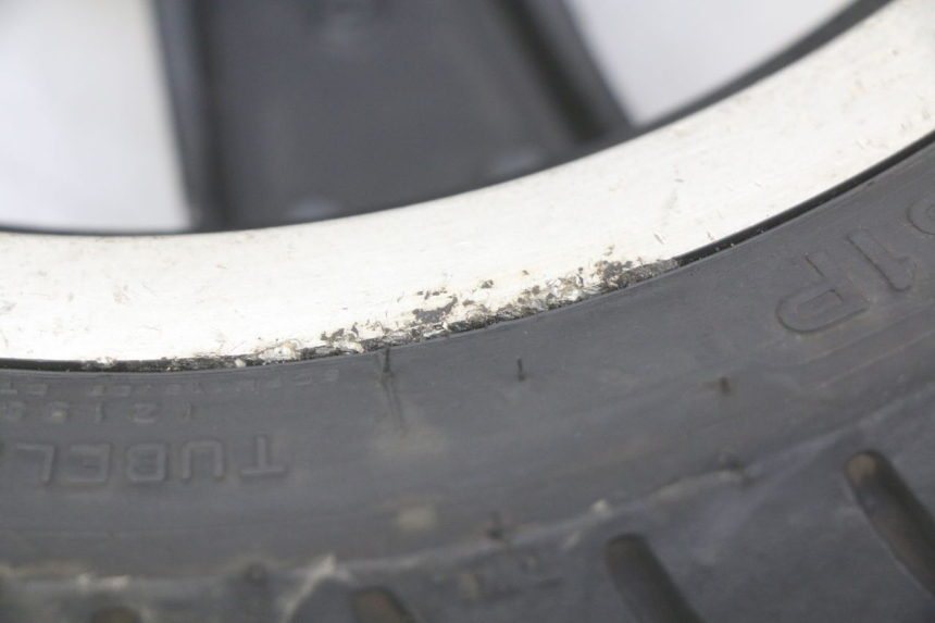 photo de JANTE AVANT PIAGGIO VESPA GTS SUPER IE 125 (2009 - 2016) - Autre angle de vue