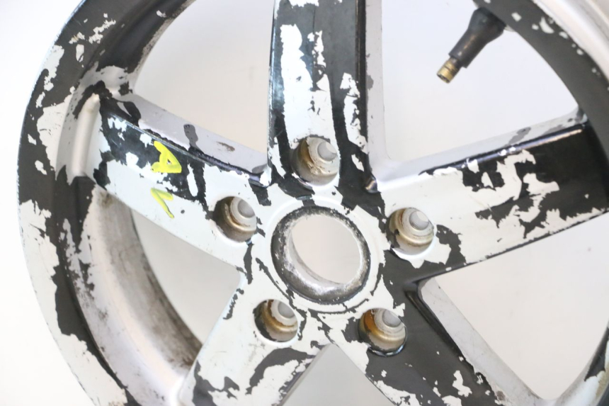 photo de JANTE AVANT PIAGGIO VESPA LX 2T 50 (2005 - 2013) - Vue rapprochée