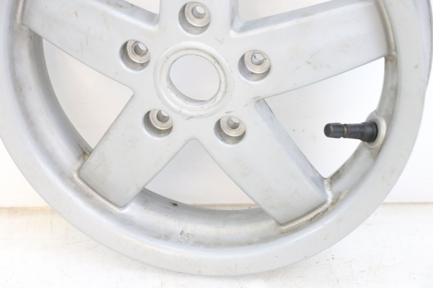 photo de JANTE AVANT PIAGGIO VESPA LX 125 (2005 - 2010) - Gros plan technique