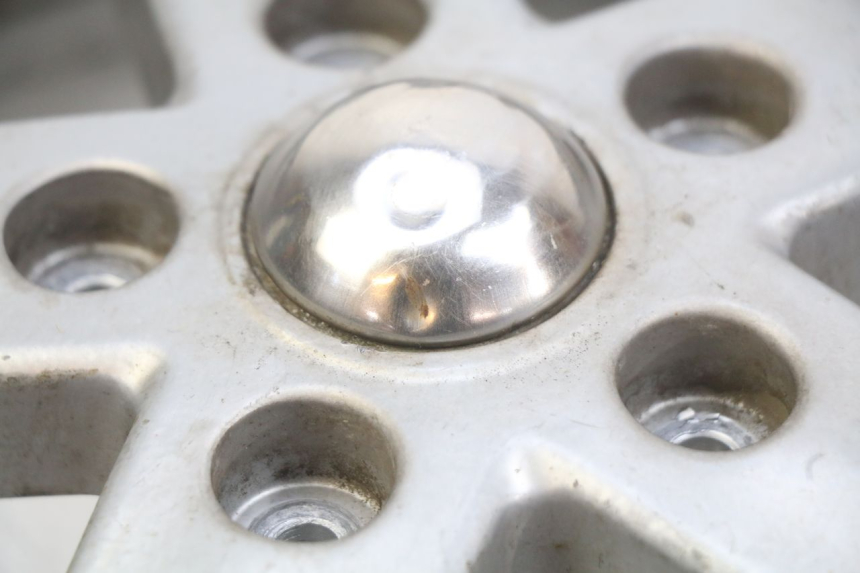 photo de JANTE AVANT PIAGGIO VESPA LXV 125 (2006 - 2009) - Détail de la pièce