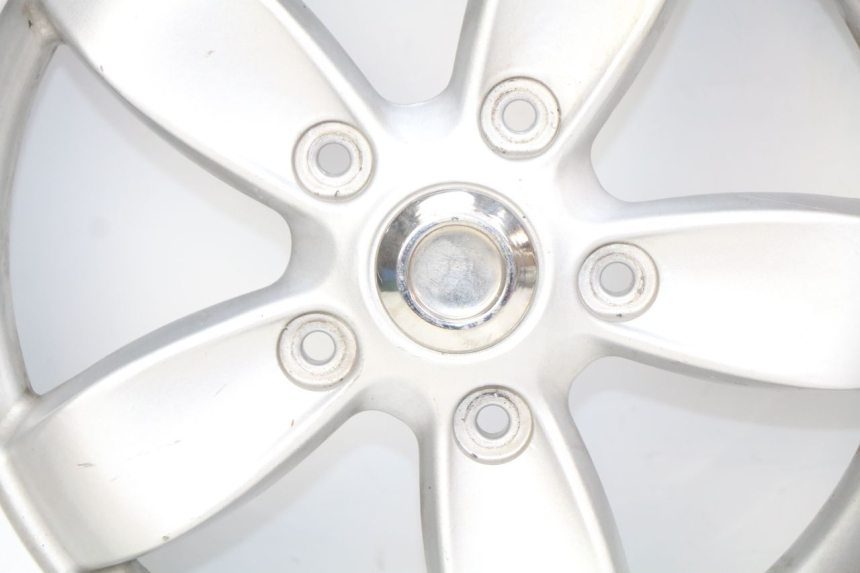 photo de JANTE AVANT PIAGGIO VESPA PRIMAVERA 2T 50 (2013 - 2018) - Détails caractéristiques