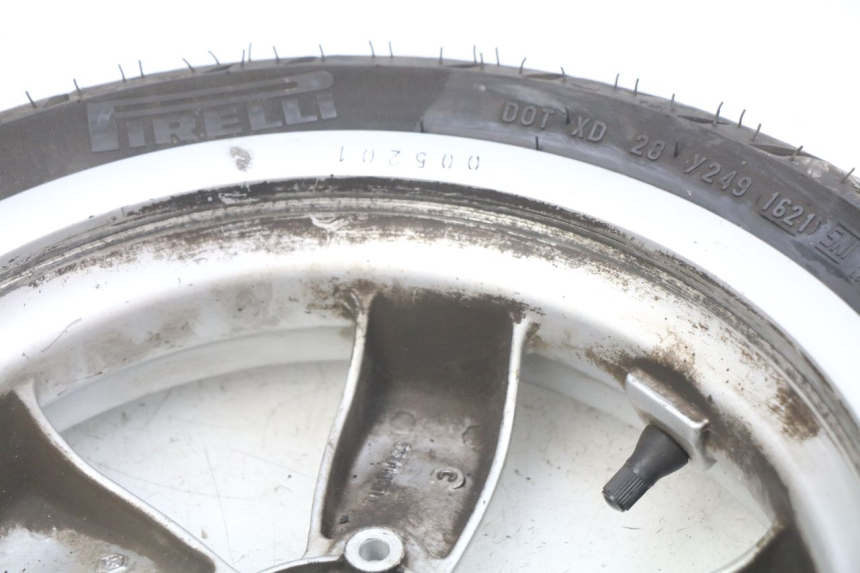 photo de JANTE AVANT PIAGGIO VESPA PRIMAVERA 2T 50 (2013 - 2018) - Gros plan technique