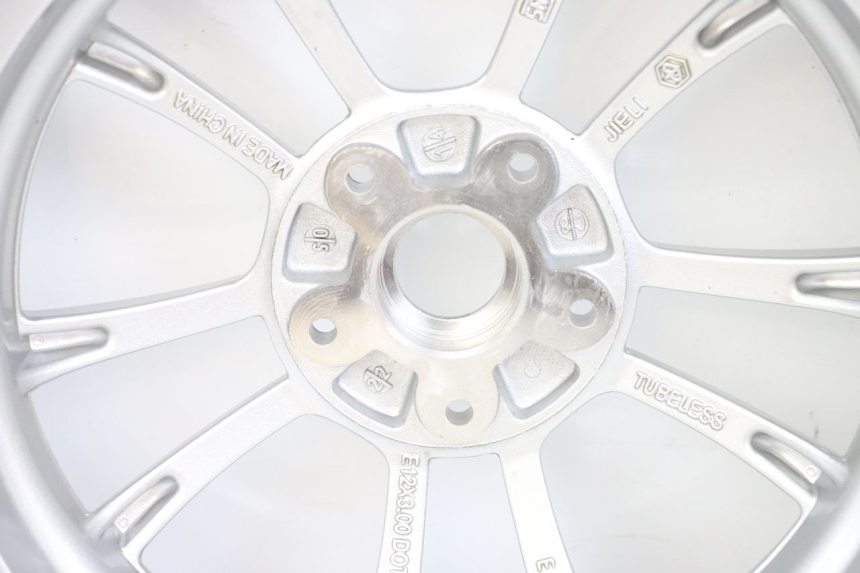 photo de JANTE AVANT PIAGGIO VESPA PRIMAVERA 4T 50 (2021 - 2024) - Détails caractéristiques