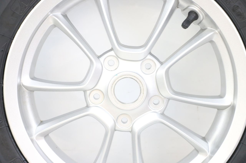 photo de JANTE AVANT PIAGGIO VESPA PRIMAVERA 4T 50 (2021 - 2024) - Vue rapprochée