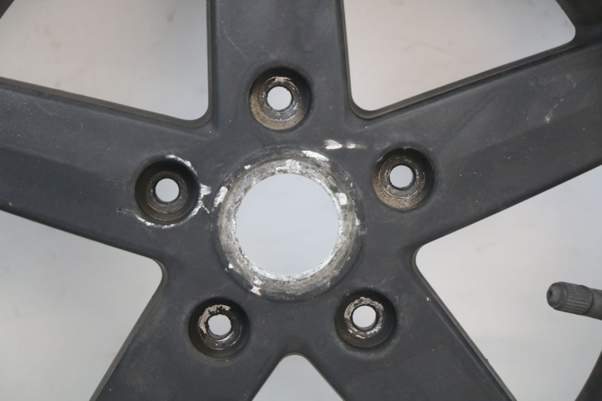 photo de JANTE AVANT PIAGGIO VESPA S 2T 50 (2007 - 2014) - Autre angle de vue