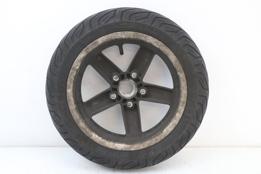 photo de JANTE AVANT PIAGGIO VESPA S 2T 50 (2007 - 2014) - Gros plan technique