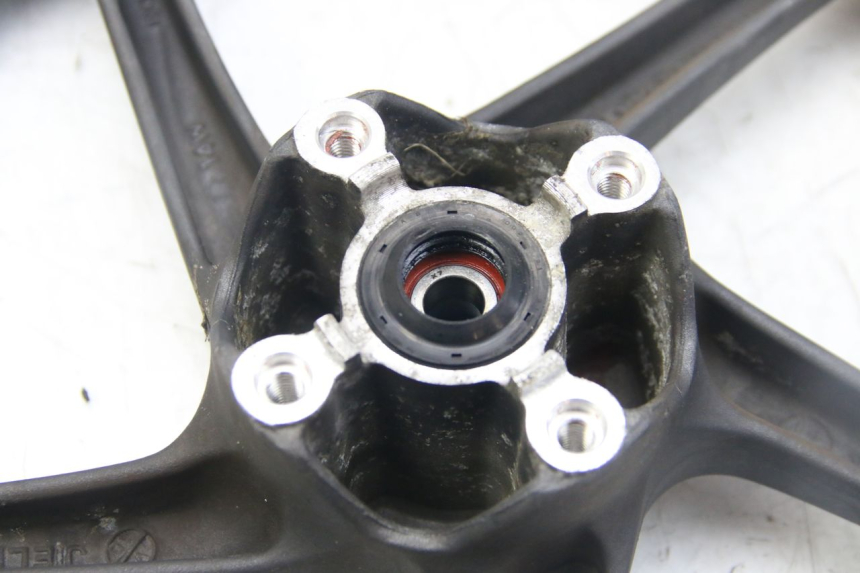 photo de JANTE AVANT HONDA VISION NSC R 50 (2013 - 2015) - Autre angle de vue