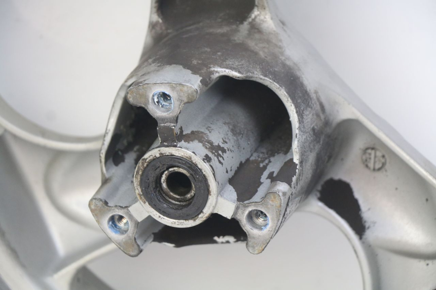 photo de JANTE AVANT KYMCO VITALITY 2T 50 (2004 - 2010) - Autre angle de vue