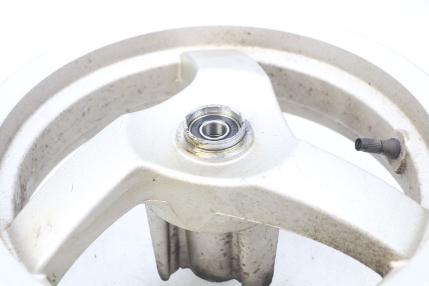 photo de JANTE AVANT PEUGEOT VIVACITY NEW 4T 50 (2008 - 2017) - Vue rapprochée