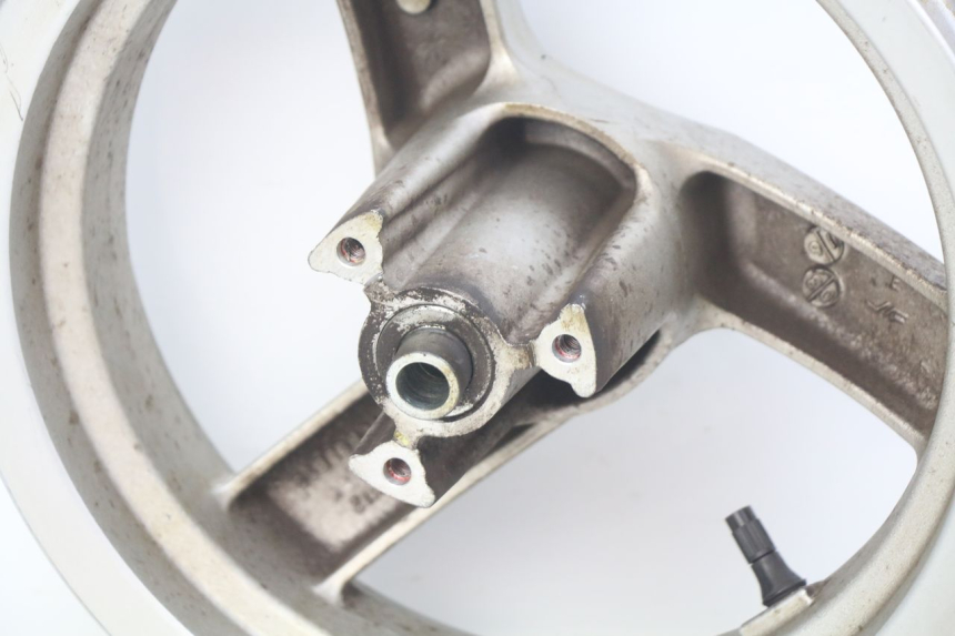 photo de JANTE AVANT PEUGEOT VIVACITY NEW 4T 50 (2008 - 2017) - Gros plan technique