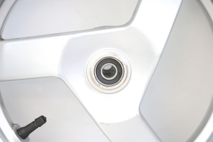 photo de JANTE AVANT PEUGEOT VIVACITY NEW 4T 50 (2008 - 2017) - Points de fixation