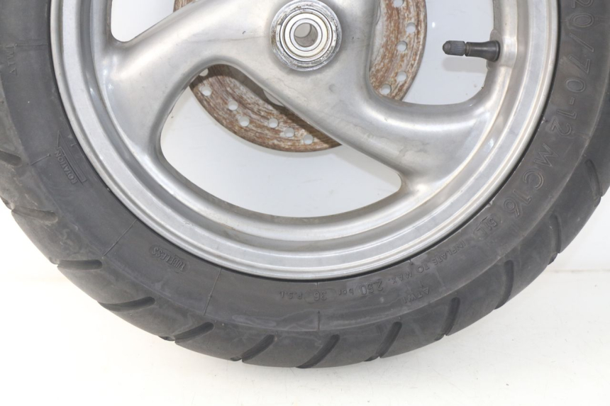 photo de JANTE AVANT PEUGEOT VIVACITY 100 (1999 - 2008) - Détails caractéristiques