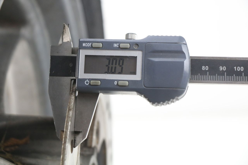 photo de JANTE AVANT PEUGEOT VIVACITY 100 (1999 - 2008) - Autre angle de vue