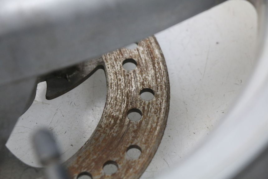 photo de JANTE AVANT PEUGEOT VIVACITY 100 (1999 - 2008) - Vue d’ensemble