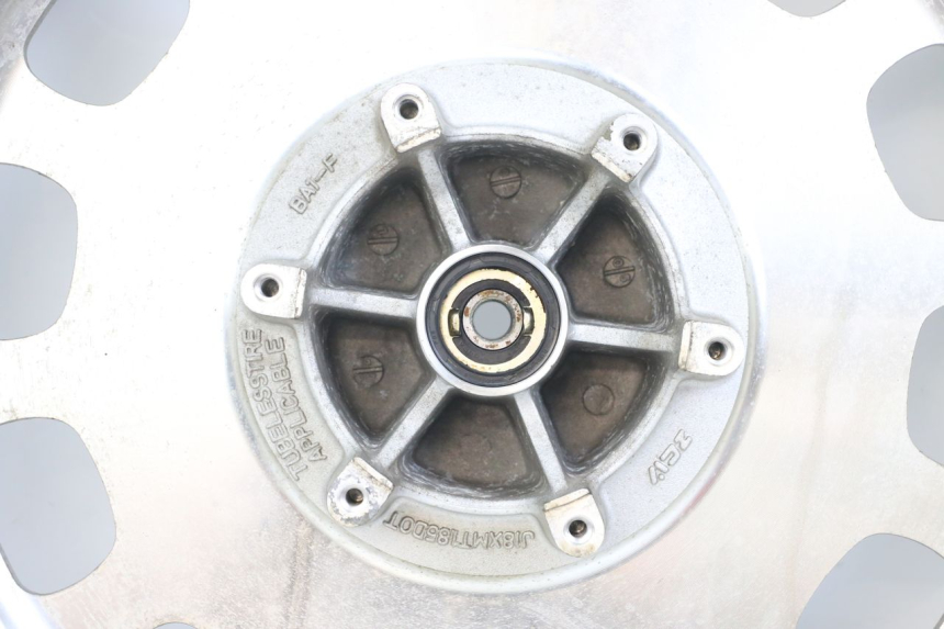 photo de JANTE AVANT DAELIM VL DAYSTAR 125 (2000 - 2011) - Vue rapprochée