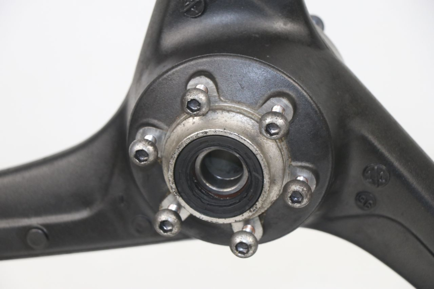 photo de JANTE AVANT HONDA VTR F FIRESTORM 1000 (1997 - 2001) - Détails caractéristiques