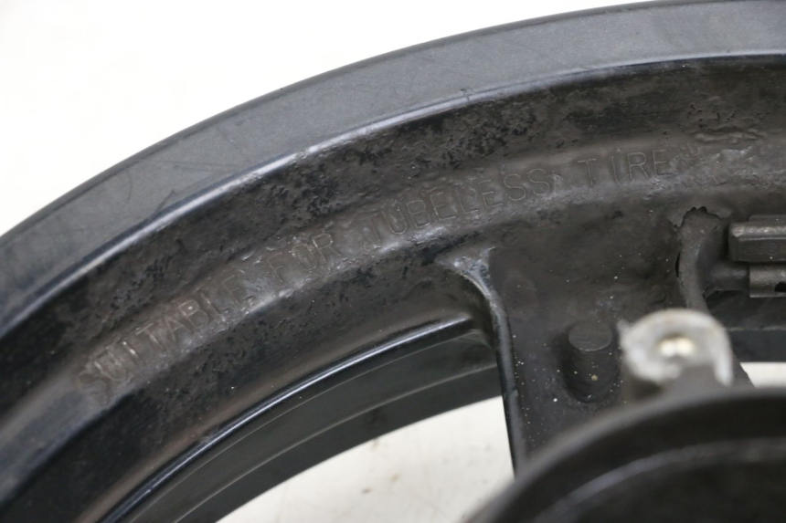 photo de JANTE AVANT YAMAHA X-MAX XMAX 250 (2006 - 2009) - Détails caractéristiques