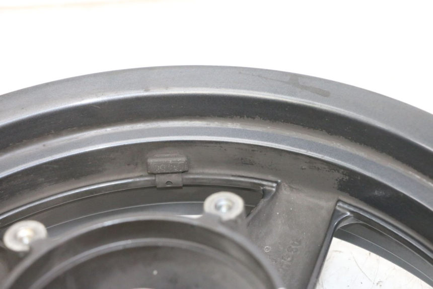 photo de JANTE AVANT YAMAHA X-MAX XMAX 125 (2010 - 2013) - Vue rapprochée