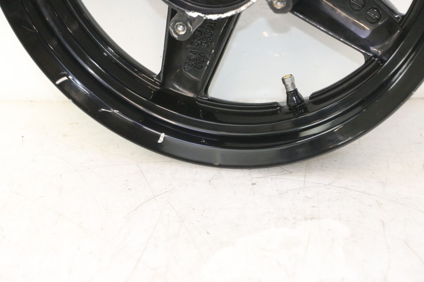 photo de JANTE AVANT YAMAHA XMAX X-MAX 125 (2006 - 2009) - Détails caractéristiques