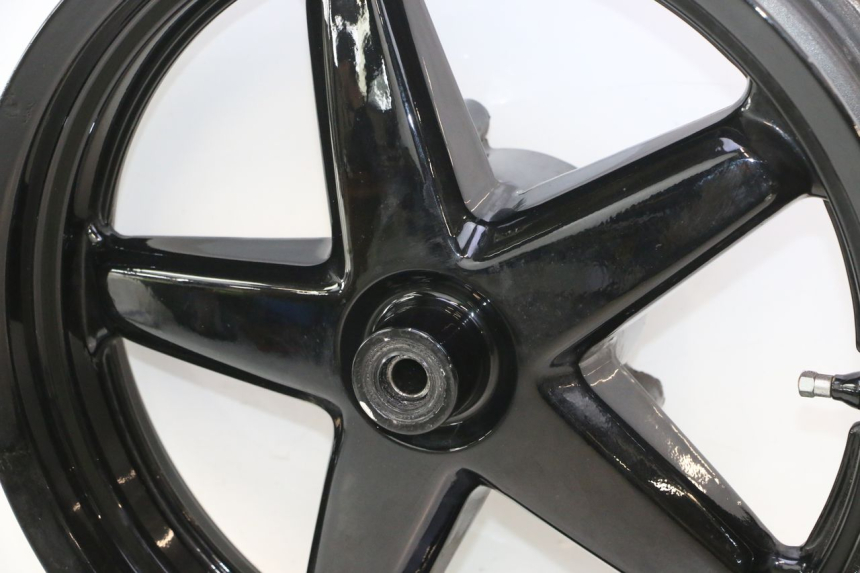 photo de JANTE AVANT YAMAHA XMAX X-MAX 125 (2006 - 2009) - Focus structure