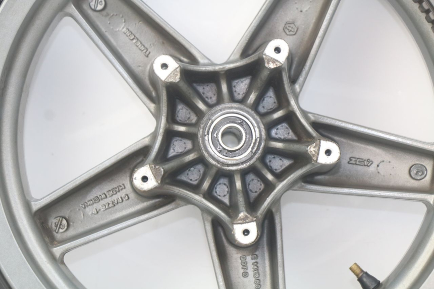 photo de JANTE AVANT PIAGGIO X7 125 (2007 - 2013) - Détails caractéristiques