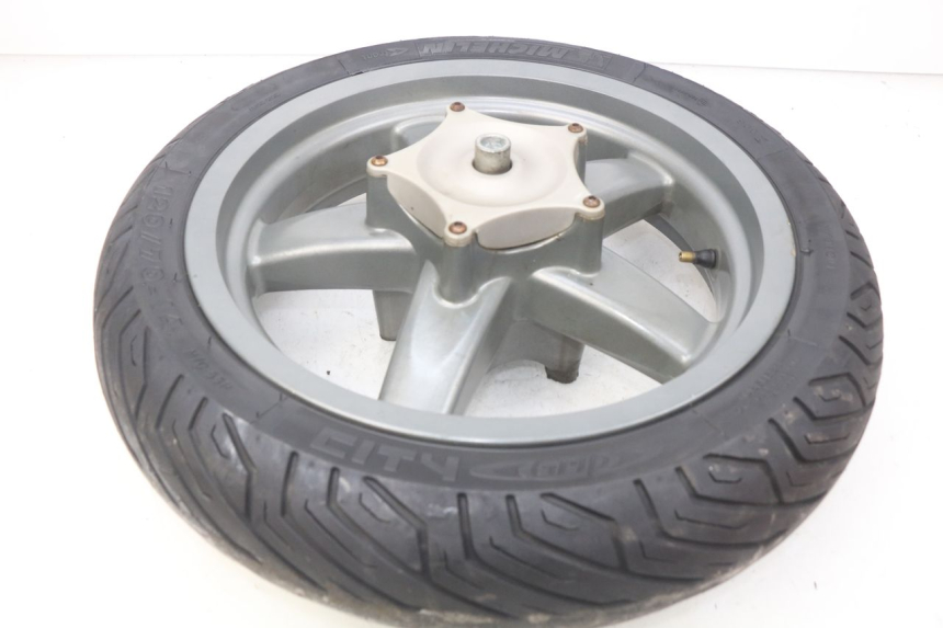 photo de JANTE AVANT PIAGGIO X7 125 (2007 - 2013) - Autre angle de vue