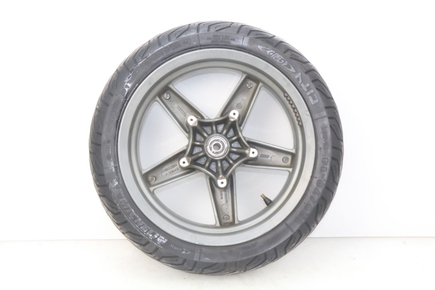 photo de JANTE AVANT PIAGGIO X7 125 (2007 - 2013) - Points de fixation