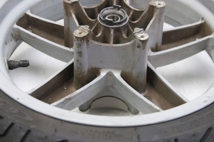 photo de JANTE AVANT PIAGGIO X8 125 (2004 - 2007) - Points de fixation