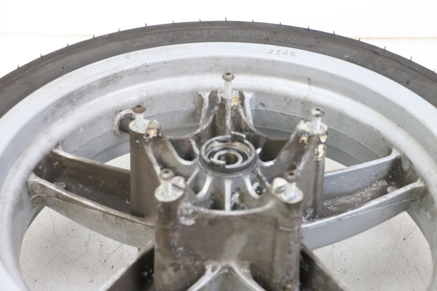 photo de JANTE AVANT PIAGGIO X8 125 (2004 - 2007) - Gros plan technique